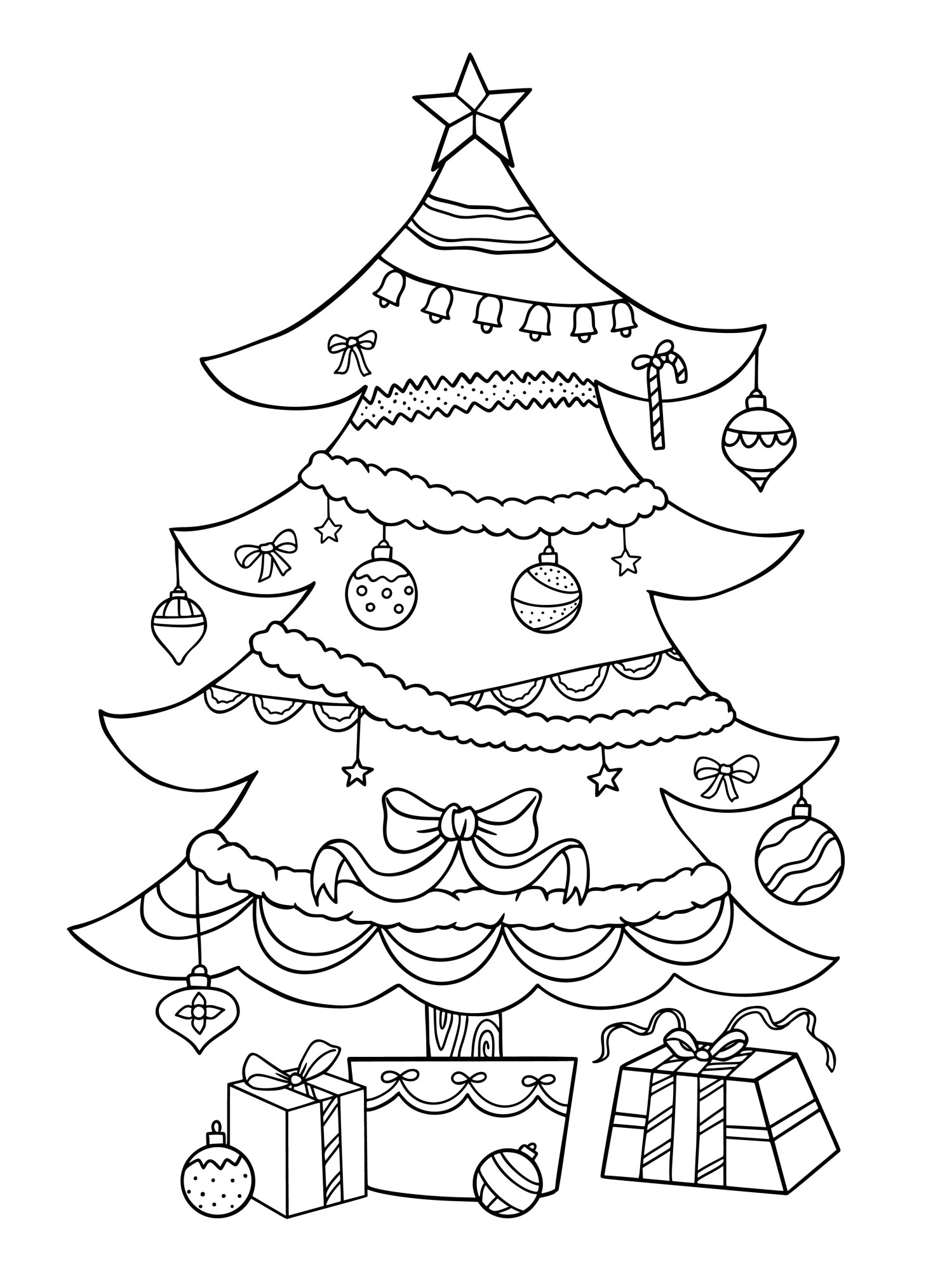 Раскраска для детей: украшенная новогодняя ёлка с подарками